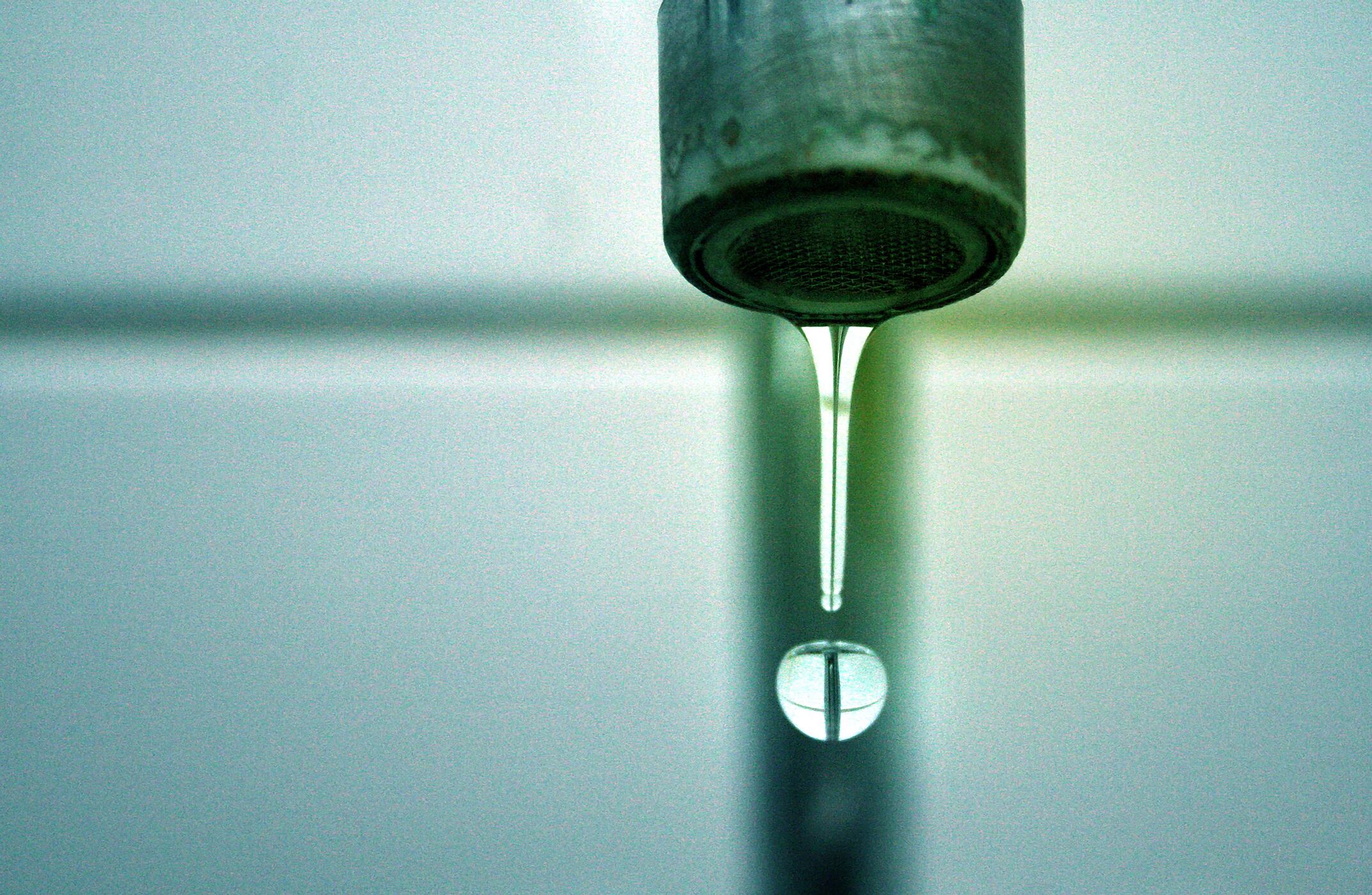 Descubra qué áreas experimentarán interrupciones en el suministro de agua en Bogotá el 8 de agosto.