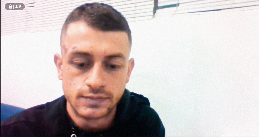 Jean Karlo Bermúdez Camargo fue capturado y puesto a disposición de un juez de control de garantías por los delitos de homicidio agravado en grado de coautoría, porte ilegal de armas y receptación. No aceptó su responsabilidad.