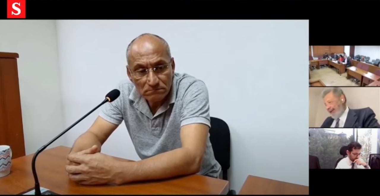 Carlos Enrique Vélez, alias Víctor, testigo de la Fiscalía en el juicio contra el expresidente Uribe.