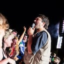 Dan Hoff de Gurriers, cerca de su audiencia en el All Together Now Festival de Irlanda. Foto: Kieran Frost/Redferns.
