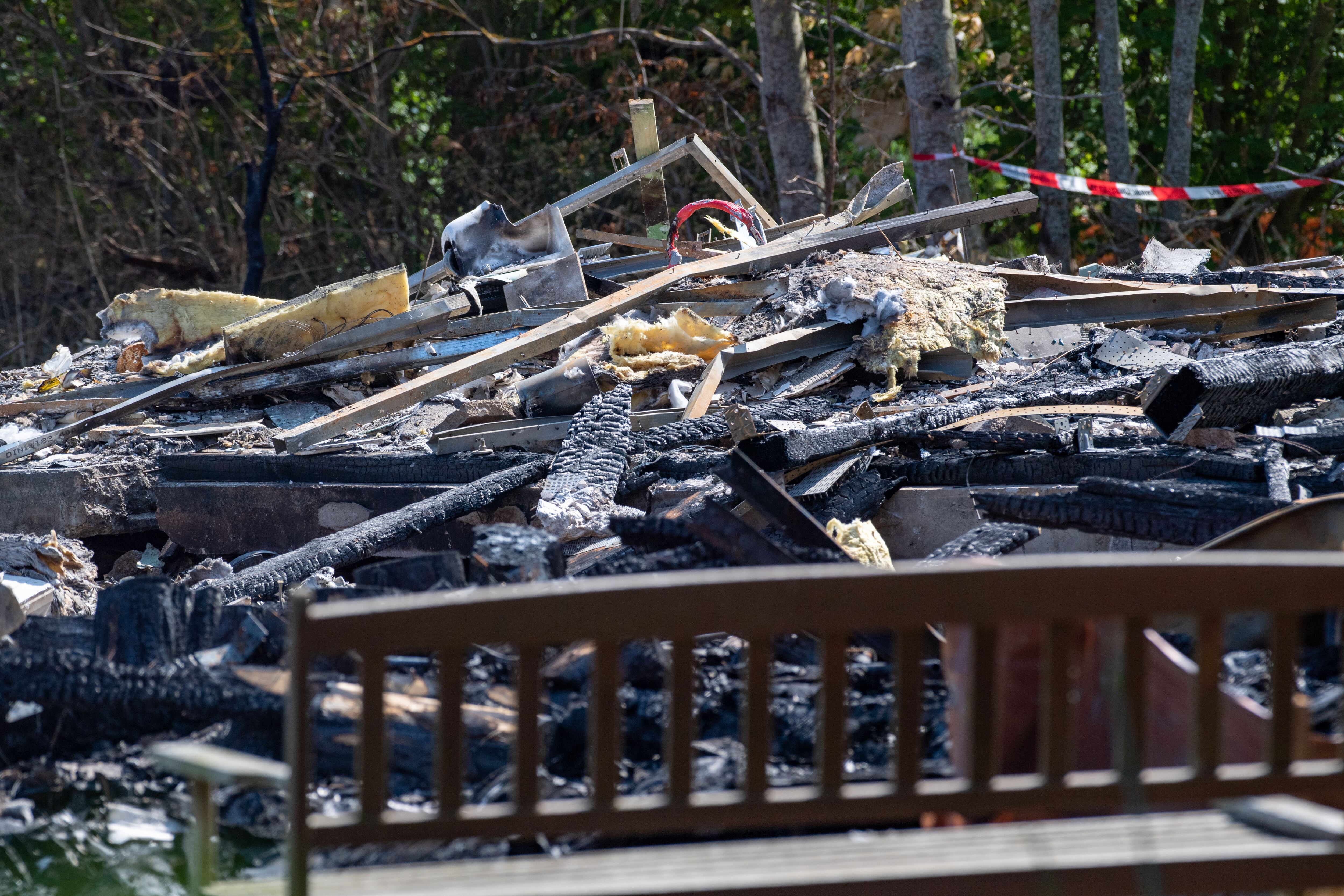 La casa habría quedado totalmente destruida, cuando llegaron las autoridades el asesino estaba frente a la propiedad. Imagen de referencia