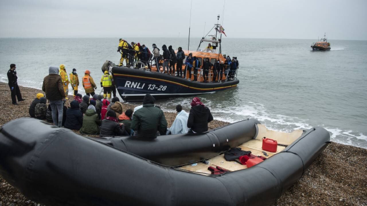 Fuerte tensión entre Reino Unido y Francia por tragedia en el canal de la mancha