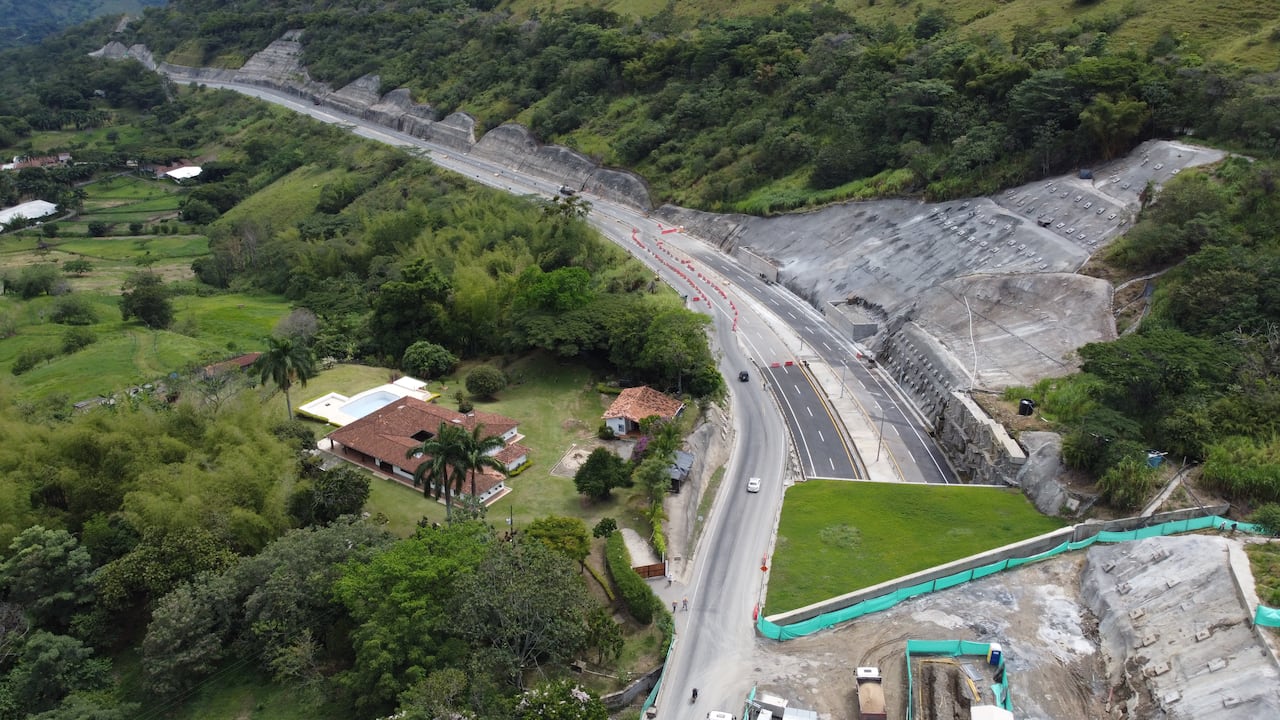 Panorama del túnel falso en el sector El Líbano, municipio de Titiribí.