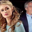 Ghislaine Maxwell se habría encontrado en una fiesta con Paris Hilton a finales de 2000.