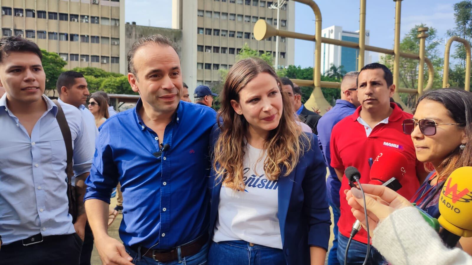 Rueda de prensa de Alejandro Eder y Diana Rojas.