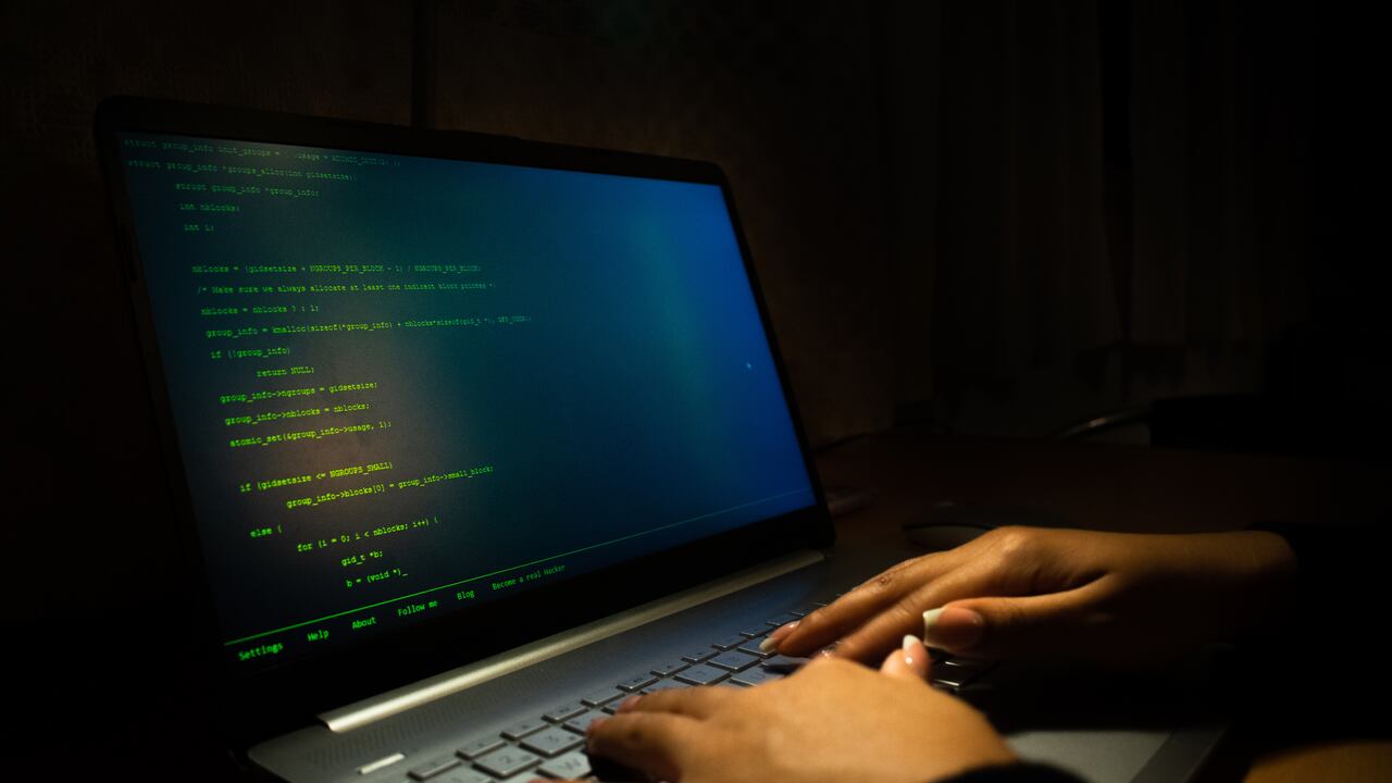 Demanda de programadores baja debido a la inteligencia artificial.