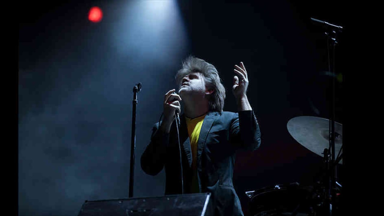 James Murphy, su micrófono, y su rotundo LCD Soundsystem en FEP 2018