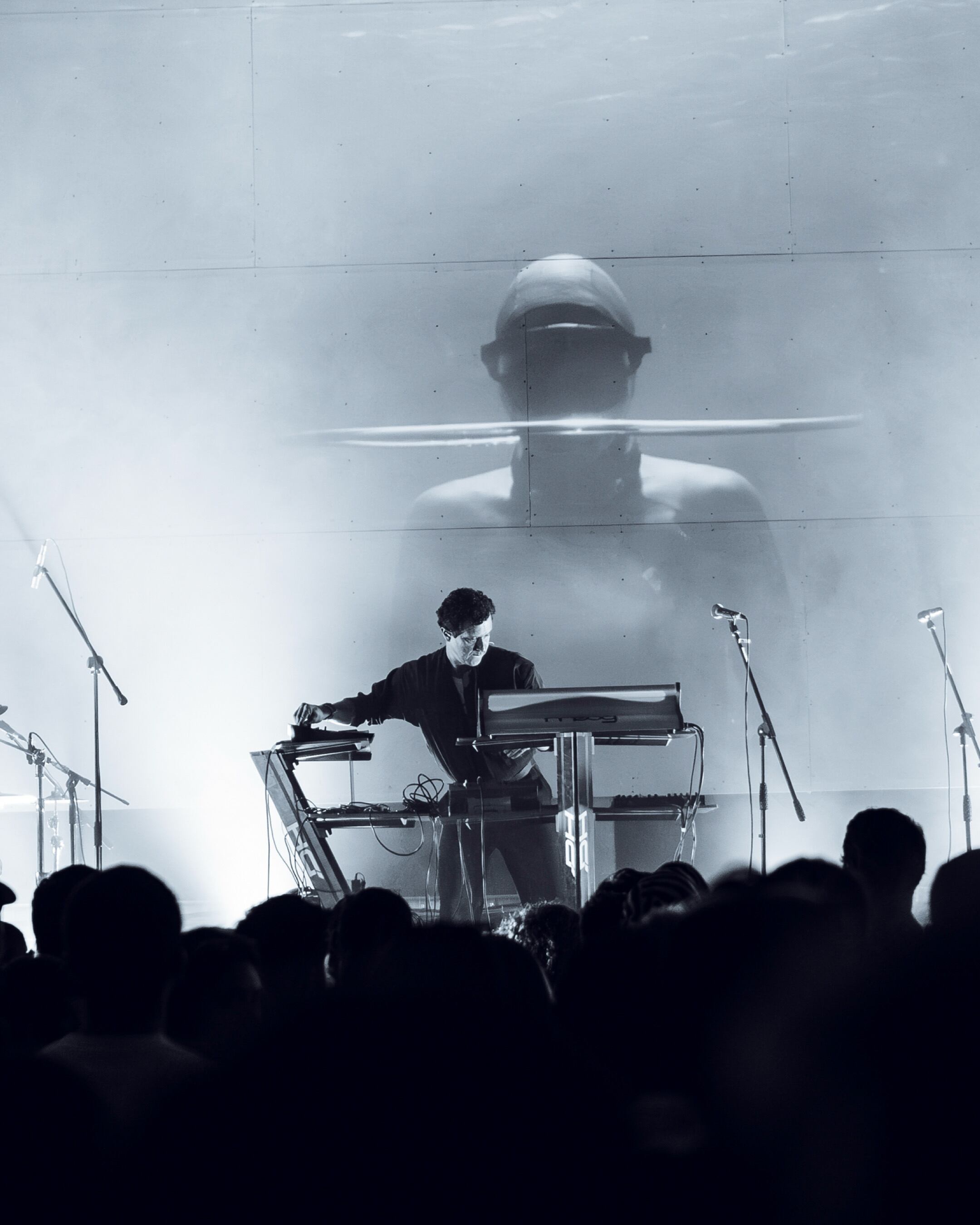 Julio Victoria lanza Punto Cero en el Planetario, este 18 de abril.