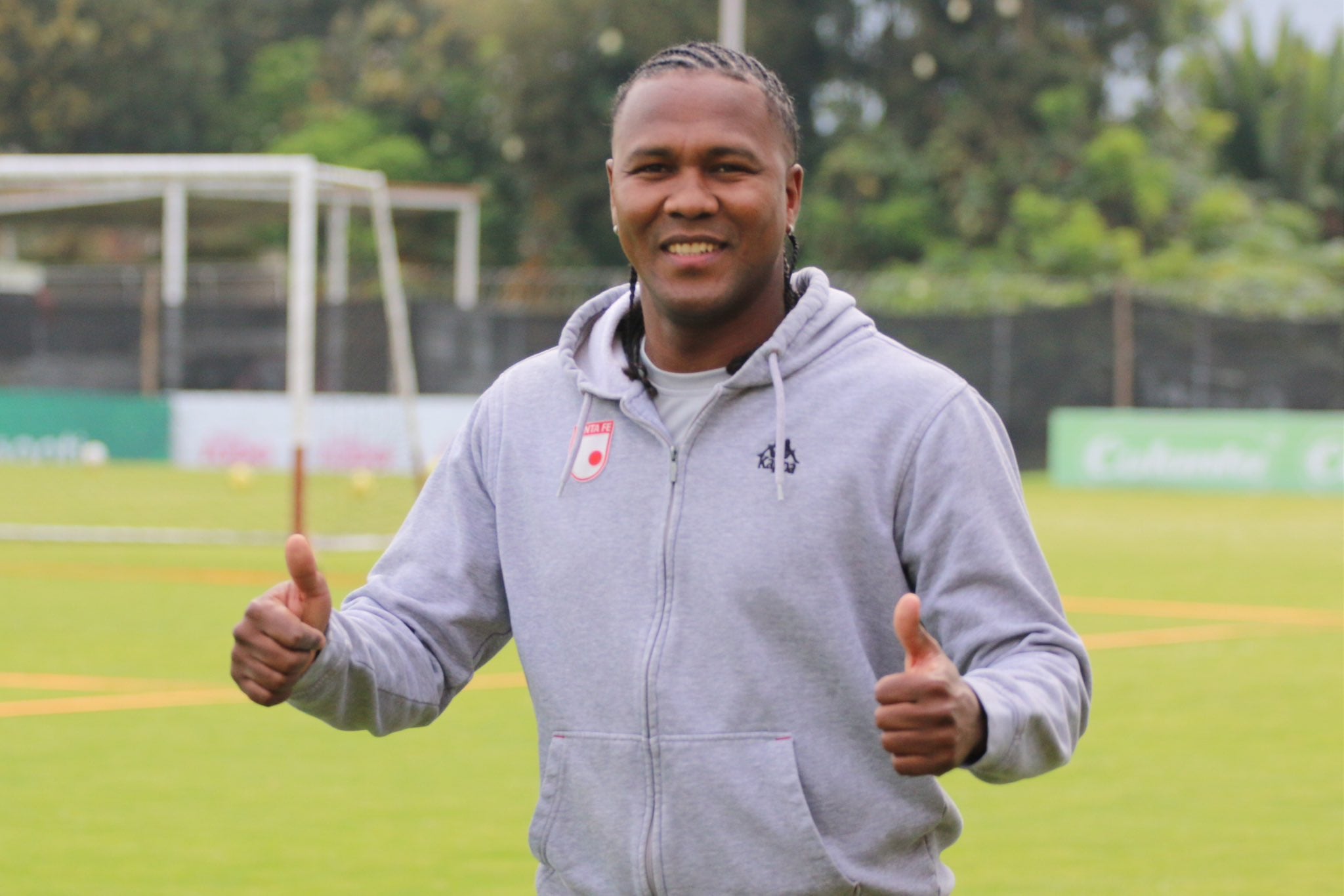 Hugo Rodallega durante su primer entrenamiento con Santa Fe