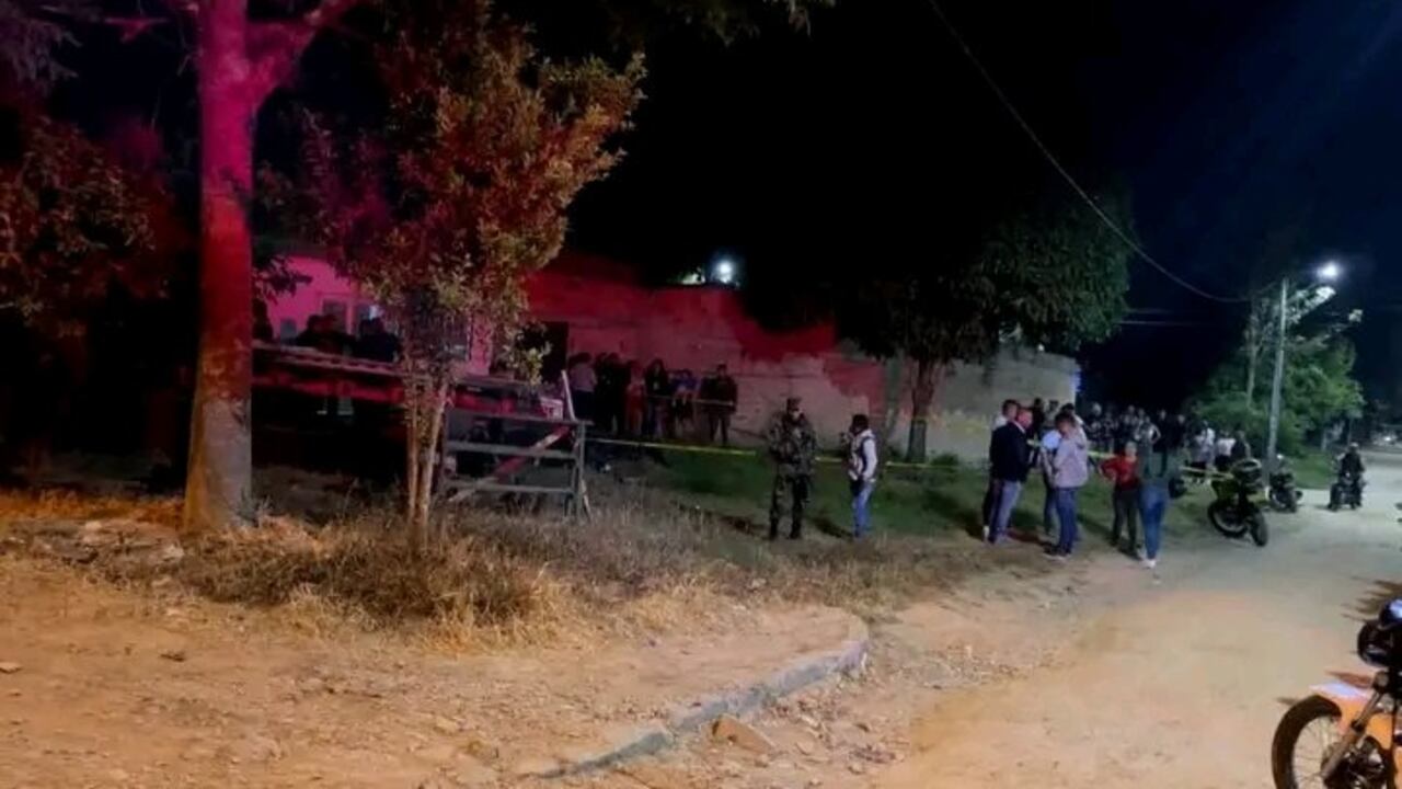 La mujer y el niño fueron sorprendidos por sicarios armados.