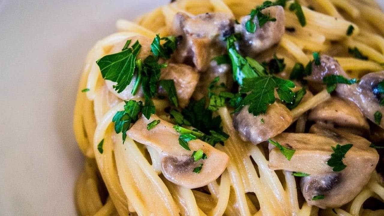 La pasta de pollo con champiñones es la favorita de muchos.