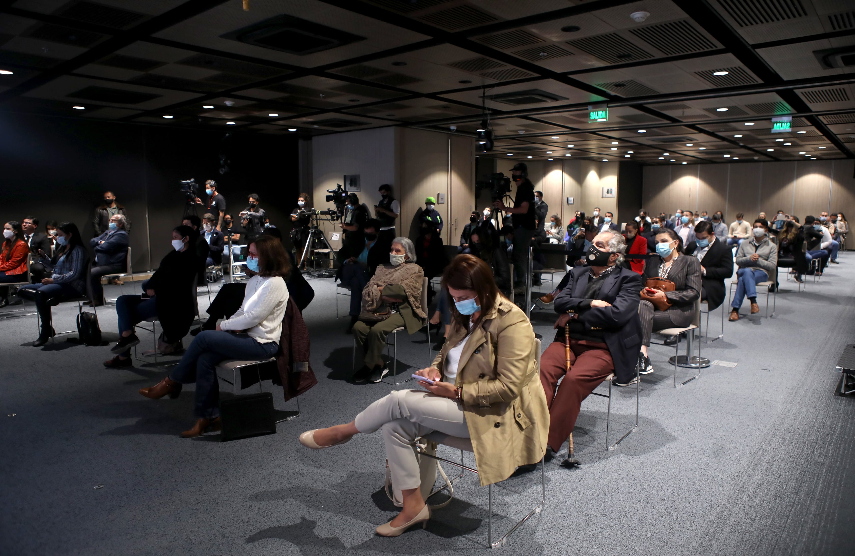 Publico, gente  debate centro democrático