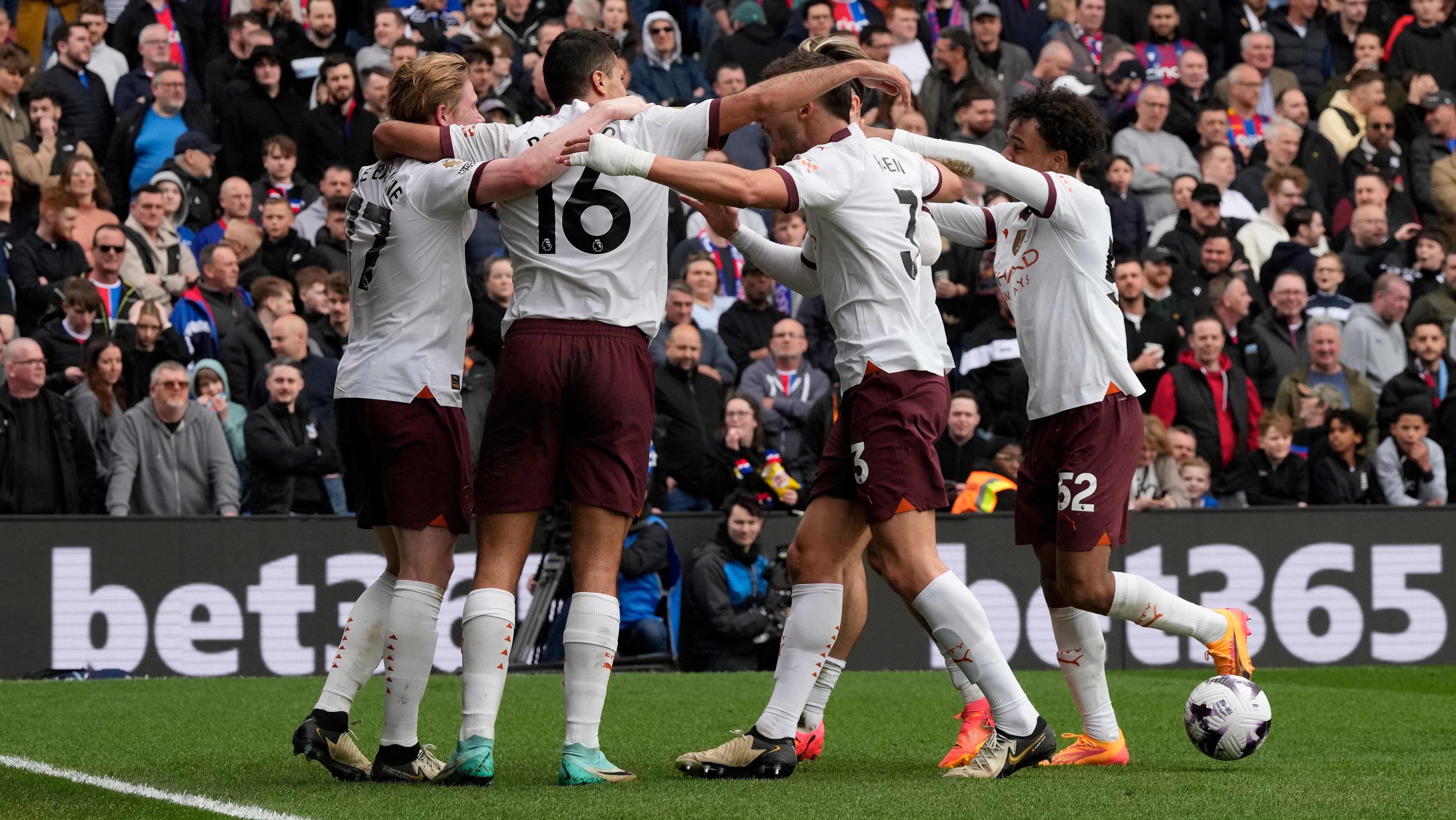 El City celebrando su triunfo contra el Crystal Palace.