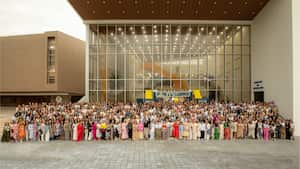 Mujeres capacitadas para asumir el liderazgo en las juntas directivas de las empresas.