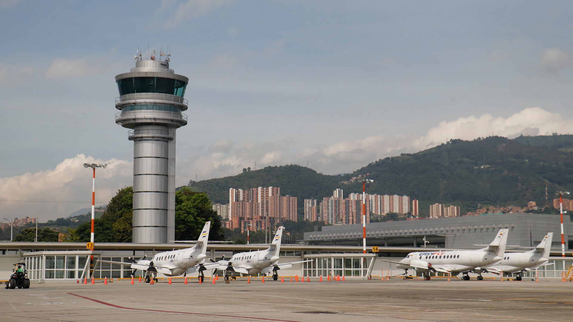 Especial reactivación, Aeropuertos