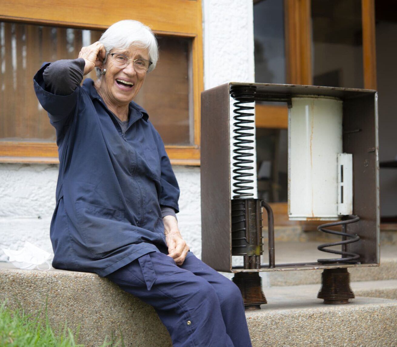 El regreso de Edelmira Boller a la Galería Santa Fe —la misma institución que en 1984 acogió su exposición Esculturas— no es solo un hito de trayectoria: es un gesto que abre una pregunta urgente sobre cómo se reconoce, se estudia y se narra la contribución de las artistas en Colombia. Foto: Óscar Monsalve