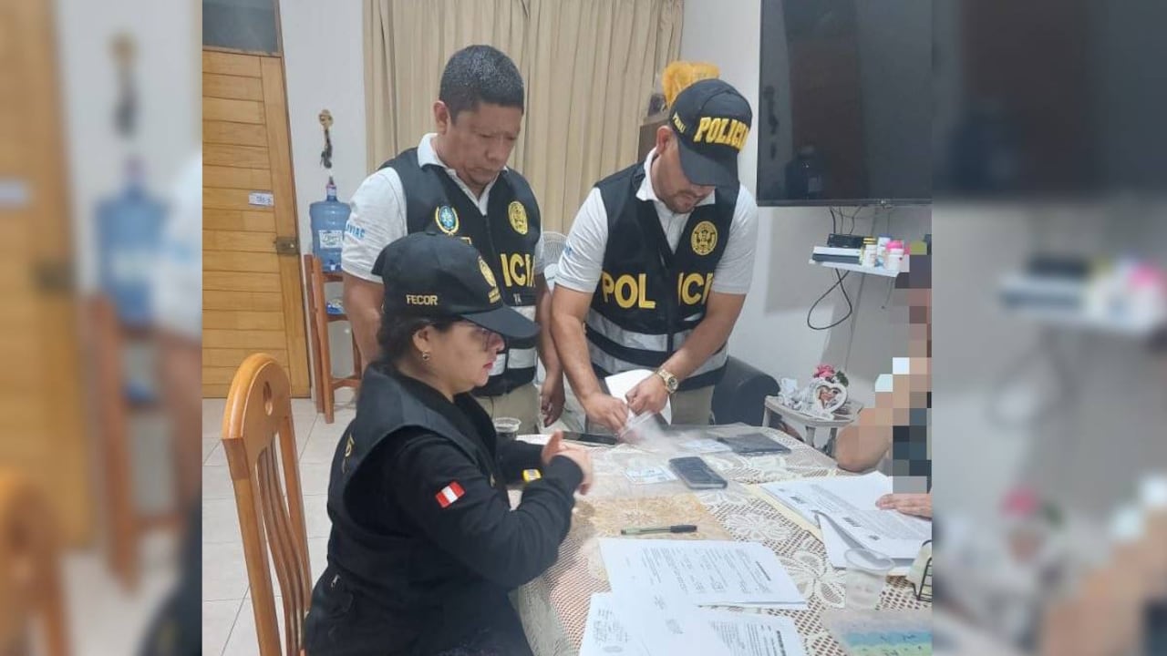 Policía de Perú arrestó a seis personas vinculadas a escándalo de ascensos comprados en el Ejército.