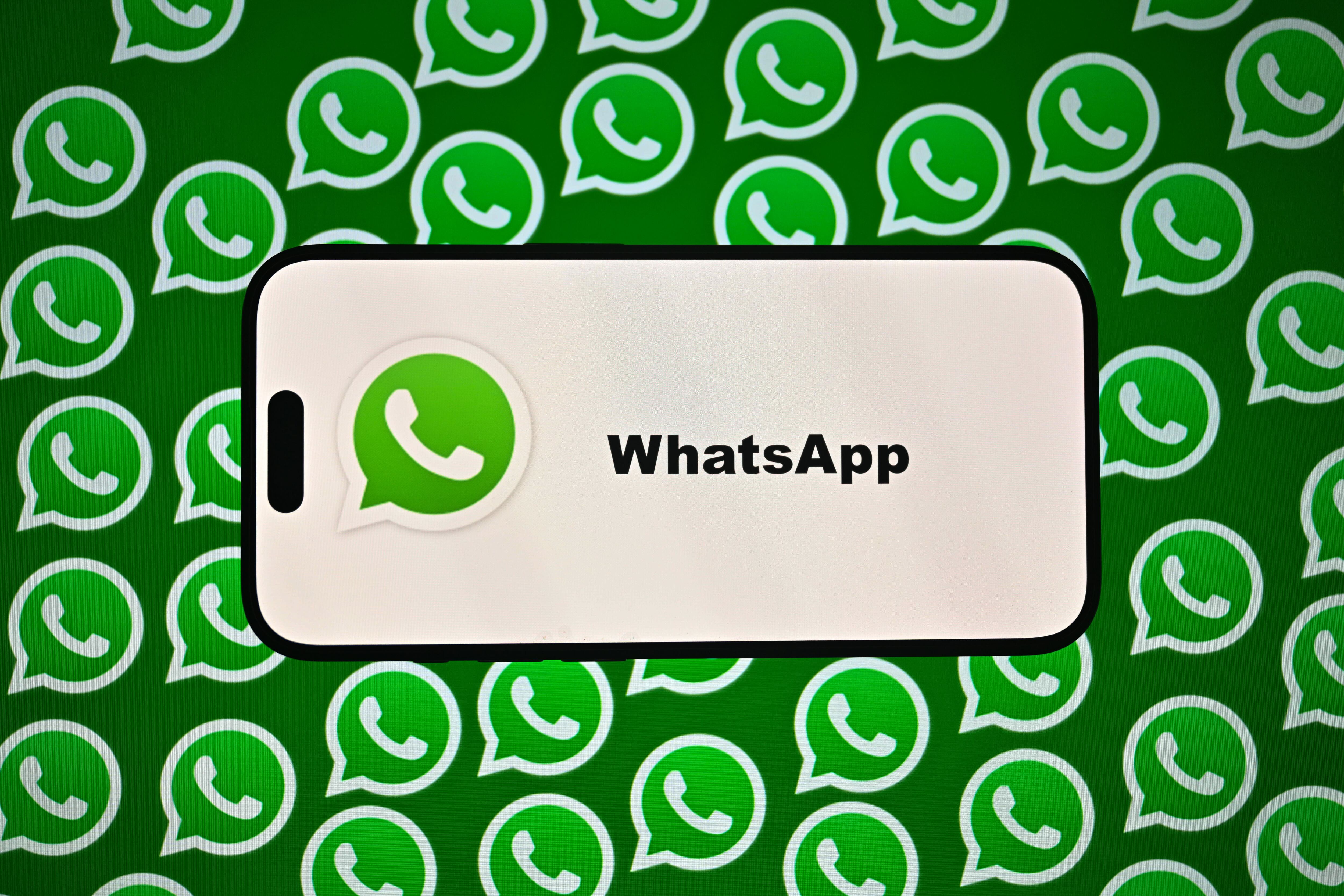 La aplicación de mensajería ofrece varias opciones para gestionar las conversaciones.