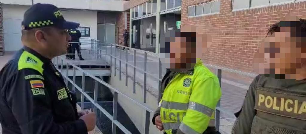 Dos policías en Bogotá fueron capturados por embriagarse en servicio. “Llegaron dando tumbos y con aliento alcohólico”