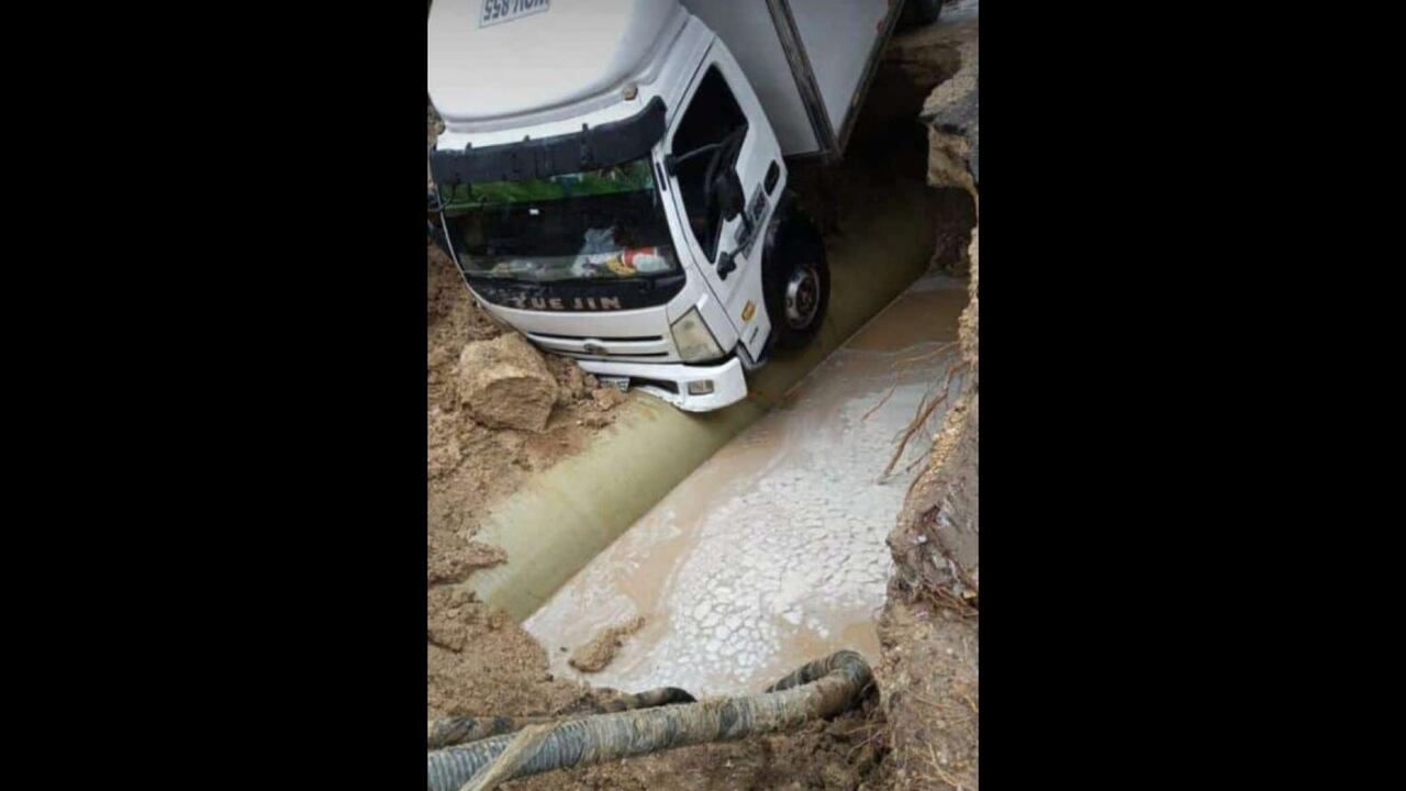 El daño en la tubería ha dejado sin servicio a más del 50 % de la población cartagenera.