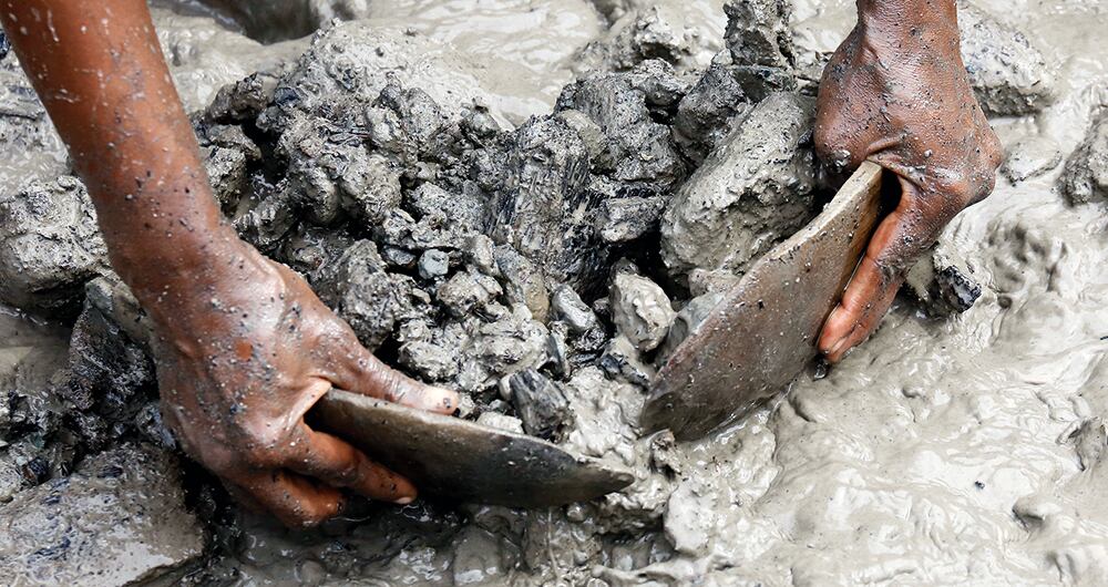 Cientos de mineros del país bloquean el territorio nacional exigiendo la presencia del Gobierno nacional.