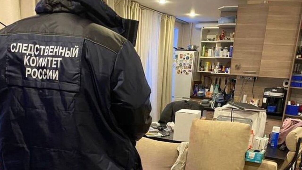 El hecho se produjo en el interior del apartamento de Andréi Bótikov, quien era un investigador del Centro Nacional Gamaleya, desarrollador de la vacuna Sputnik V contra la covid-19, según un reporte de la agencia de noticias TASS.