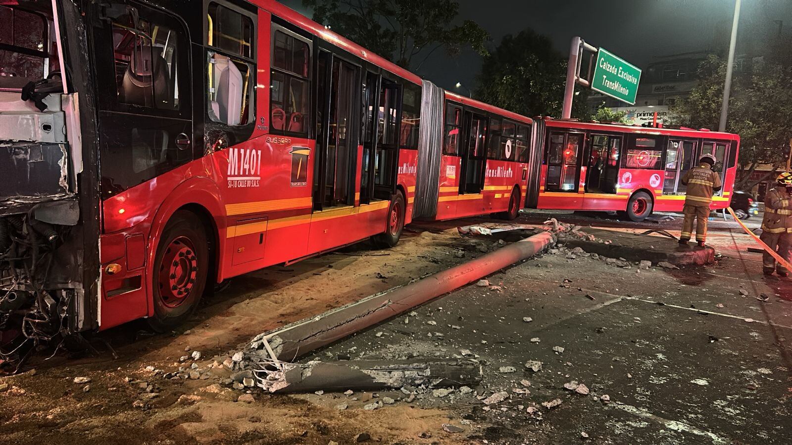 El hecho ocurrió alrededor de las 2:00 a. m., poco después de la salida del concierto de Shakira en el Estadio Nemesio Camacho El Campín. Varios pasajeros del bus de TransMilenio eran asistentes del evento musical.