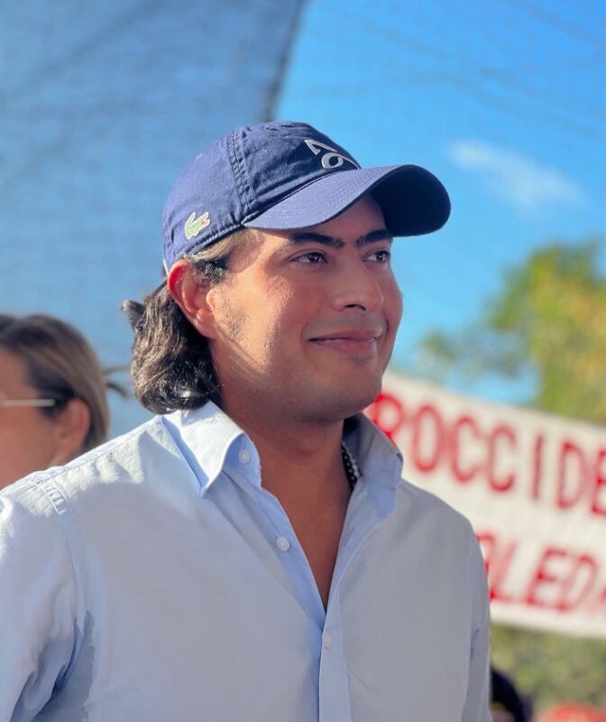 NICOLAS PETRO en campaña