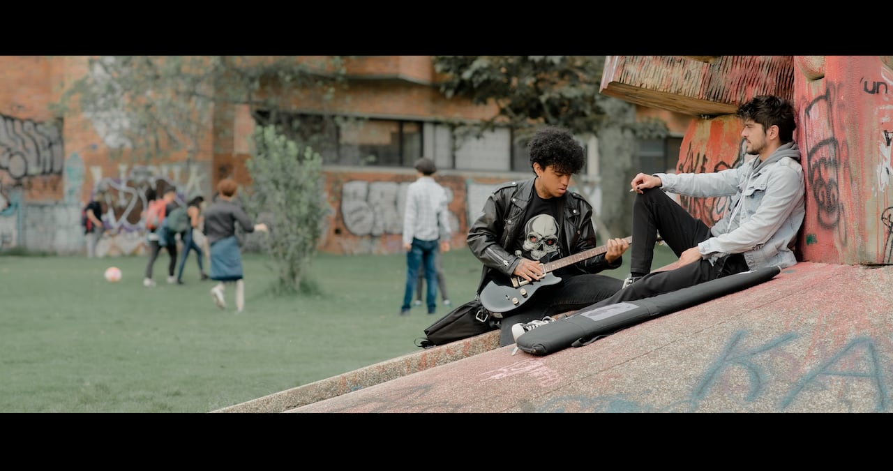 ENEMIGO EN EL ESPEJO