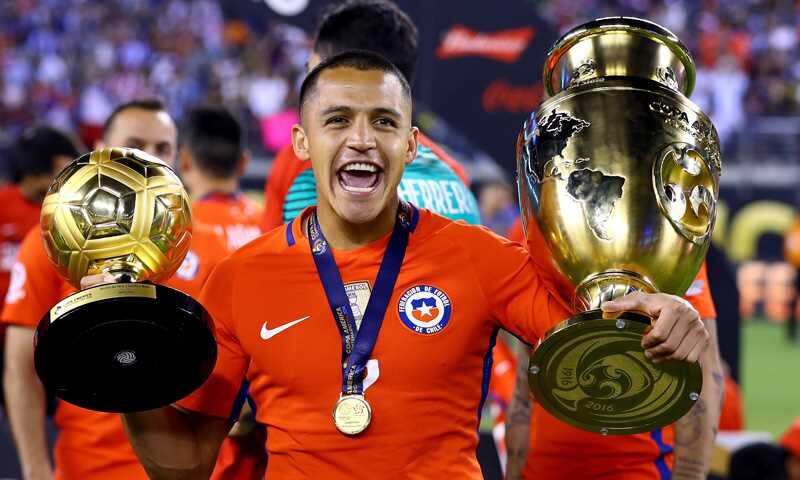 Alexis Sánchez fue bicampeón de América con la selección de Chile.