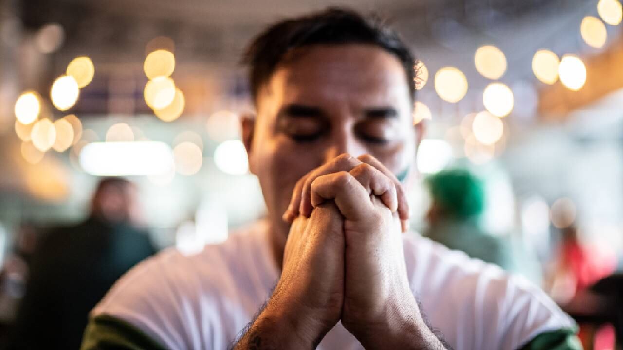 Al finalizar el día, es importante darle gracias a Dios por los favores recibidos y también entregarle las peticiones.