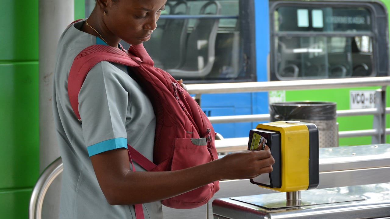Este jueves se realizará lanzamiento de la nueva tarjeta del MIO para estudiantes. Foto Jorge Orozco