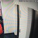 VIERNES 20 DE ENERO, 7:58 P. M. Valentina Trespalacios llega al apartamento en compañía de Poulos. En las imágenes se observa que lleva algunas pertenencias, incluso maletas.