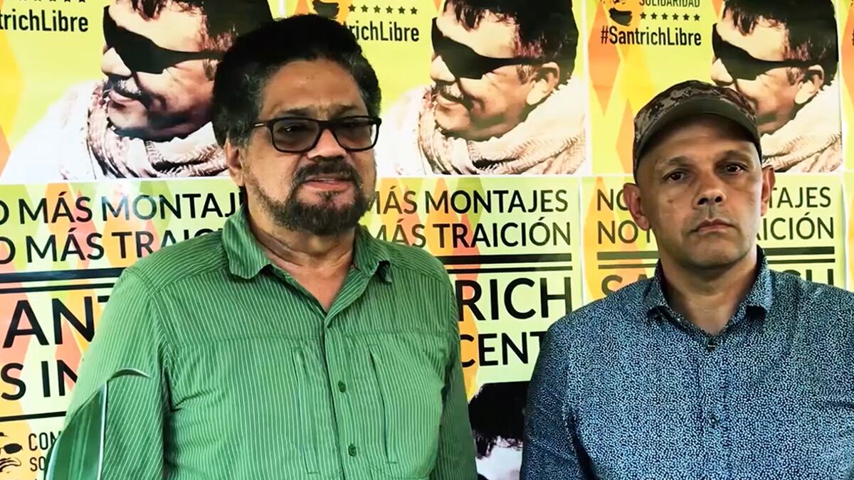 En un video por las Farc, el exguerrillero y miembro de la dirección del partido político Iván Márquez y alias El Paisa, antiguo líder de la columna Teófilo Forero, le pidieron al Gobierno la libertad de Jesús Santrich.