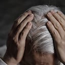 La falta de melanina genera la aparición de las canas en la juventud. Foto GettyImages.
