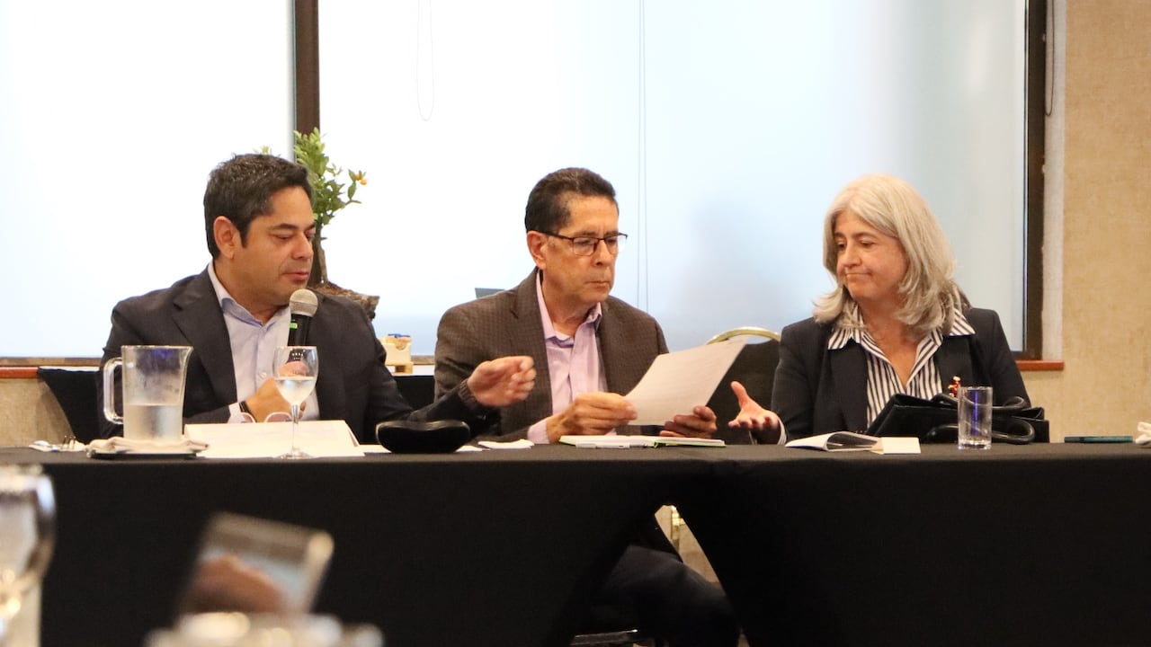 El presidente de Camacol, Guillermo Herrera, se sentó con la ministra de Vivienda, Catalina Velasco, para escuchar las propuestas del gremio que puedan contribuir a la reactivación del sector.