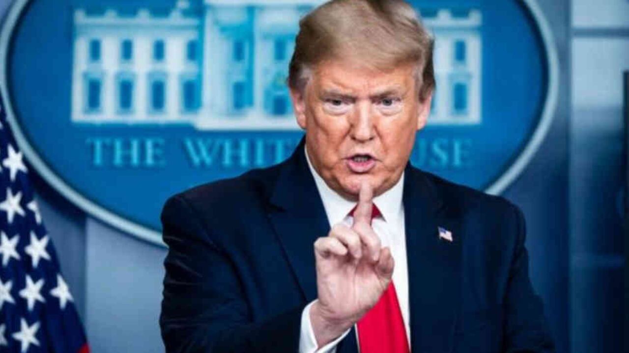 Donal Trump presentó su plan para "reabrir" el país.