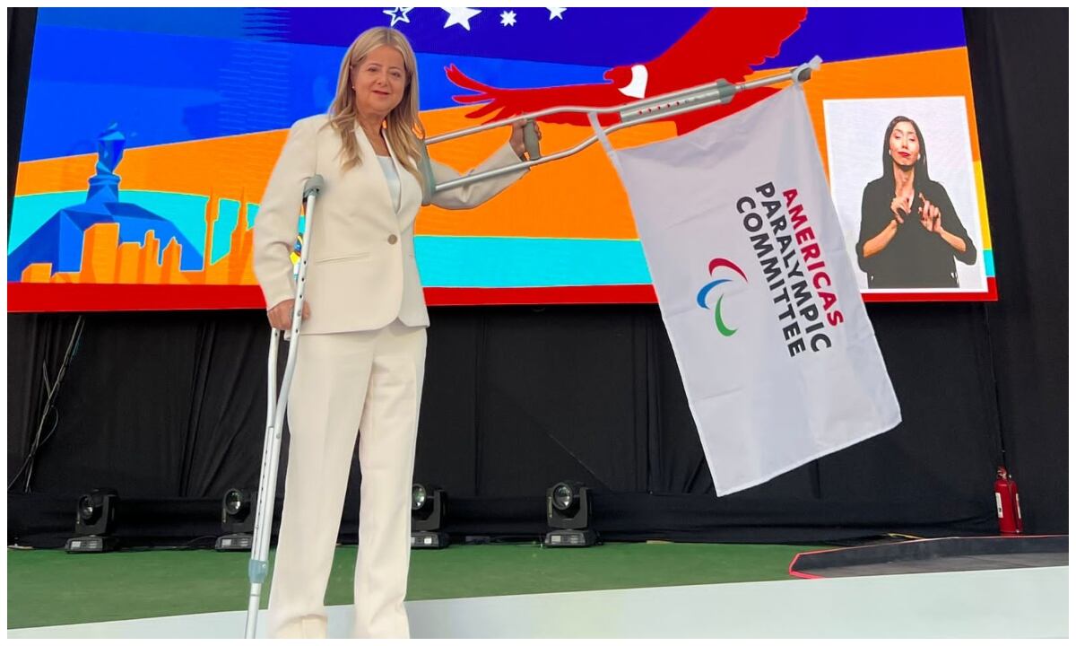 Elsa Noguera recibió la bandera de los Juegos Parapanamericanos
