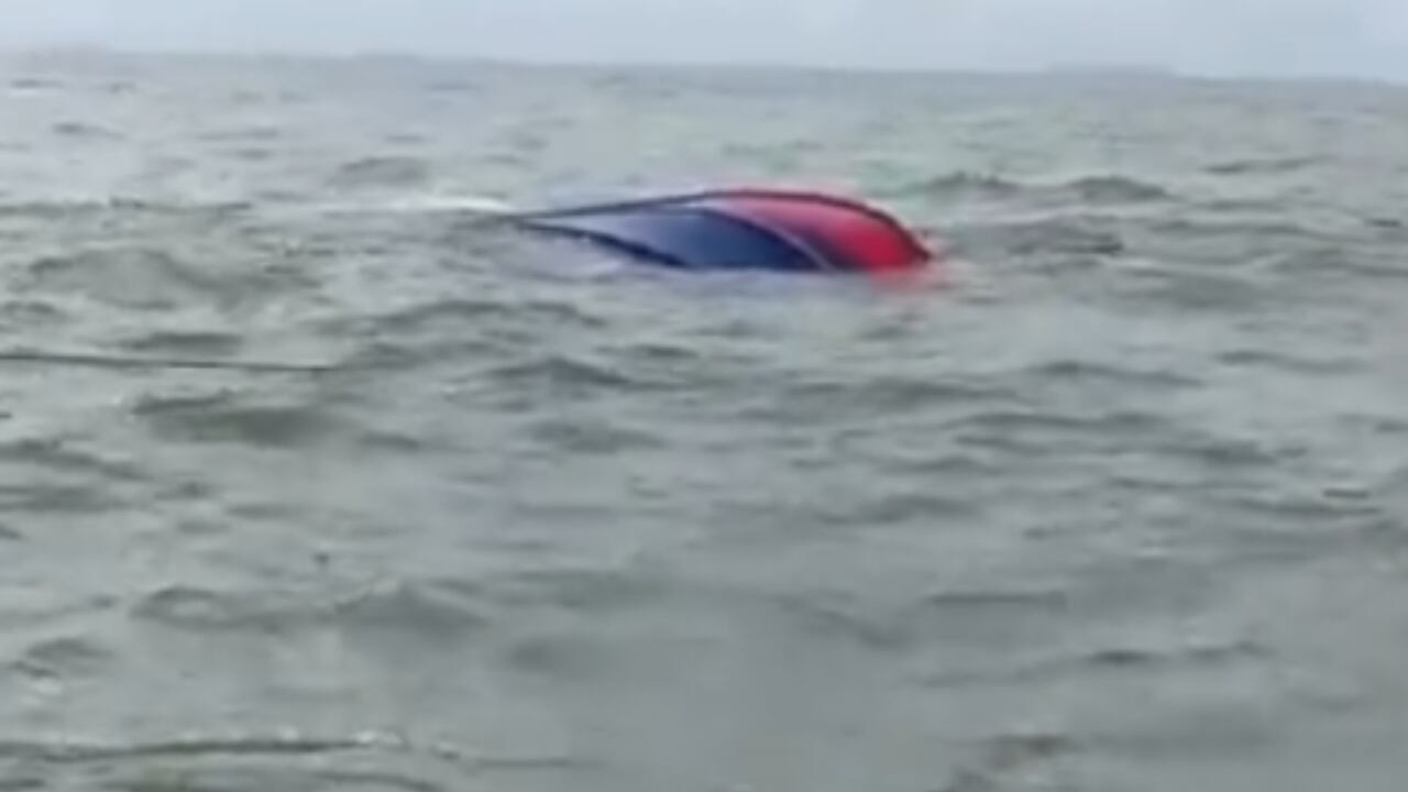 Así quedó la embarcación tras lo que fue el naufragio.