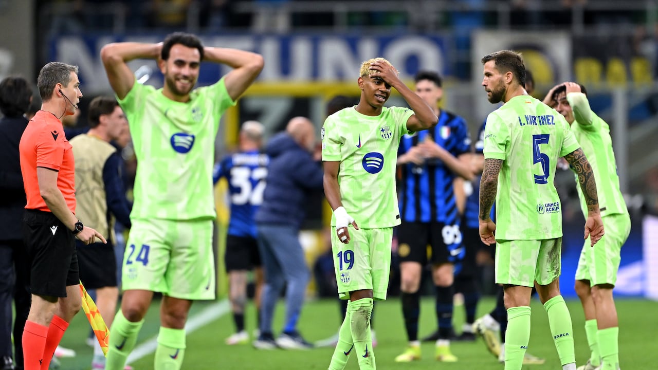 MILAN, ITALY - MAY 06: Lamine Yamal of FC Barcelona reacts after referee Szymon Marciniak (not pictured) awards a penalty to FC Internazionale during the UEFA Champions League 2024/25 Semi Final Second Leg match between FC Internazionale Milano and FC Barcelona at Giuseppe Meazza Stadium on May 06, 2025 in Milan, Italy. (Photo by Dan Mullan/Getty Images)