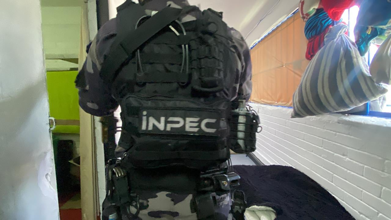 Operativos del Inpec en la cárcel La Modelo de Bogotá.