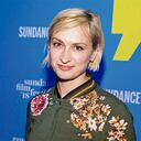 Halyna Hutchins, de 42 años, era la directora de fotografía de Rust. En un comunicado, Baldwin dijo que no tenía cómo expresar su tristeza ante el accidente que le había quitado la vida. También se reunió con su esposo y su hijo, quienes no han presentado cargos por la muerte de su ser querido.