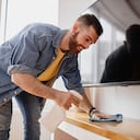 Productos como el alcohol no se recomiendan para limpiar la pantalla de un Smart TV.