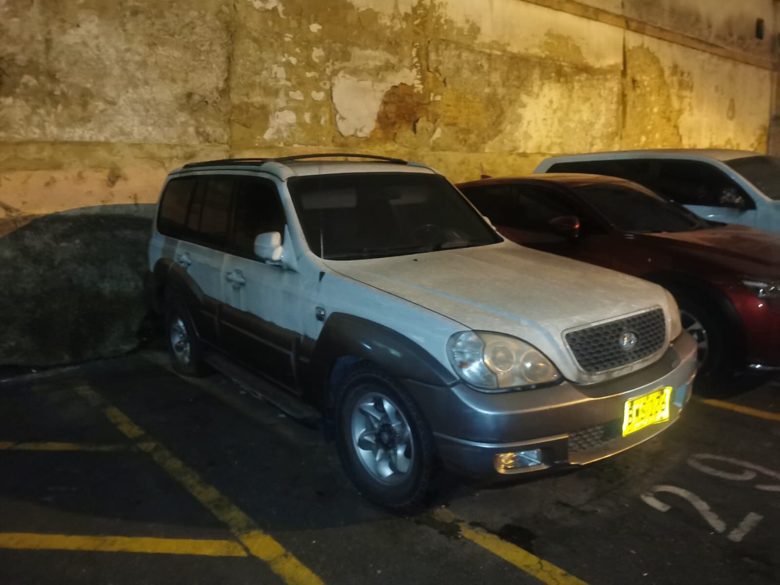 Carros abandonados en Congreso.