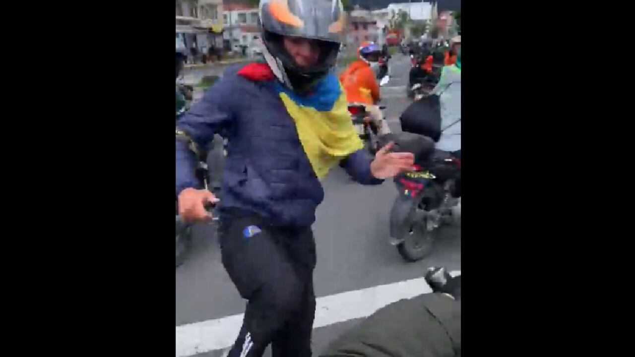 Una recompensa de hasta 10 millones de pesos ofreció la Policía de Bogotá para dar con el padero del agresor.