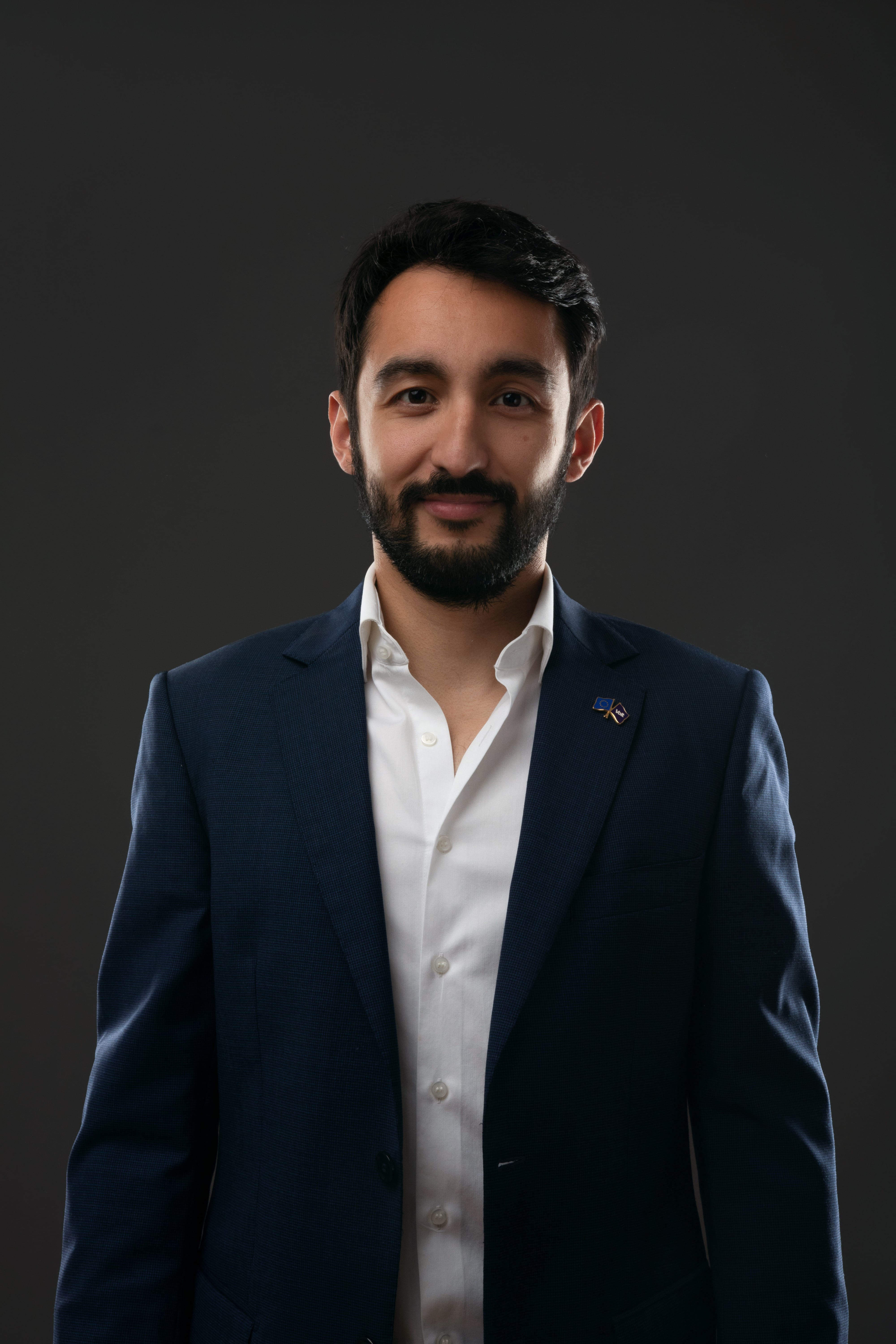 El colombiano Cristian Avendaño es candidato a las elecciones del Parlamento Europeo por el partido Volt.