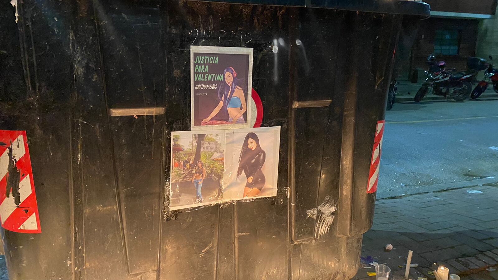 En el acto participaron cerca de 100 personas entre familiares de la DJ fallecida e integrantes de grupos feministas.