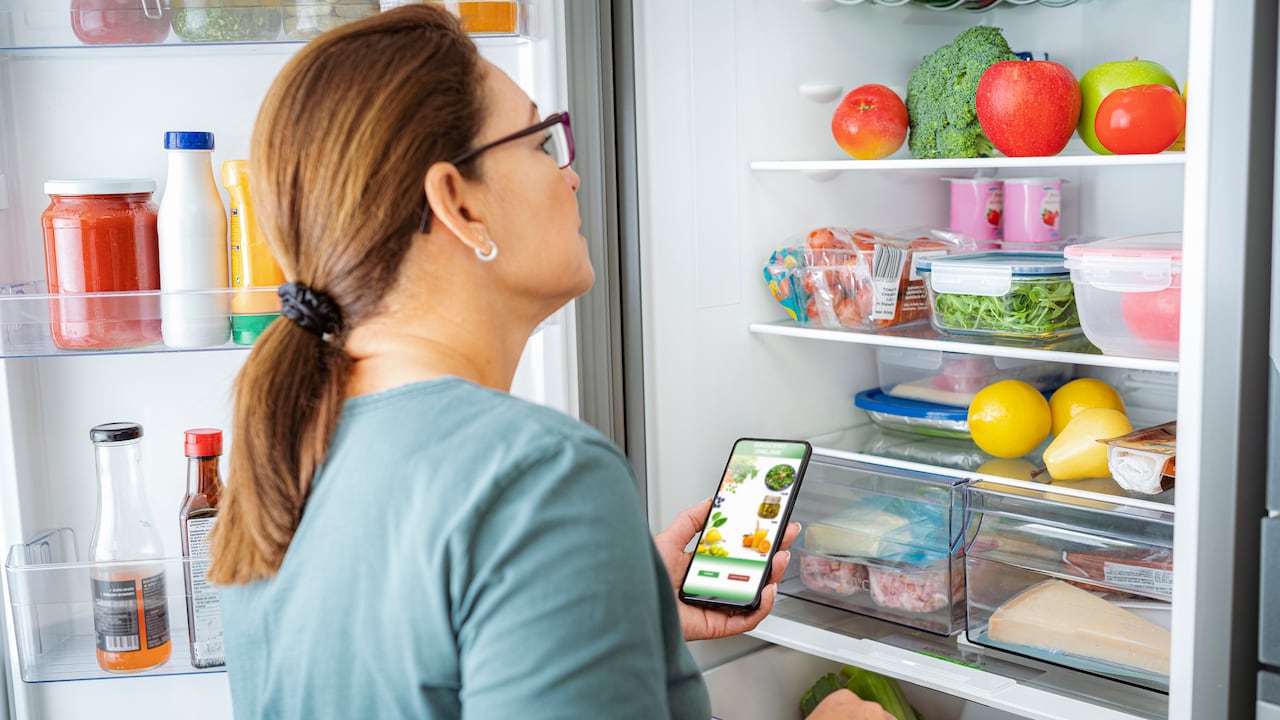 La temperatura de la nevera dese ser la indicada para que los alimentos se conserven por más tiempo en buen estado.