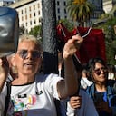 Este hecho desencadenó en protestas por parte de la ciudadanía, que se concentró en varios puntos de las ciudades.