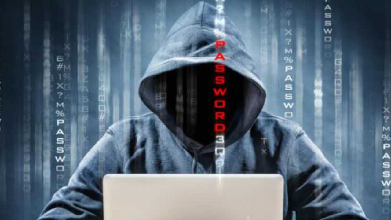 Los delincuentes le apuntan a personas con familiares que viven en el exterior.